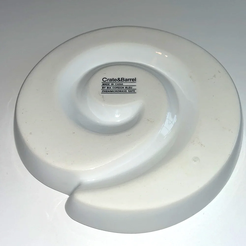 Crate & Barrel White Oven/Microwave Safe Dish